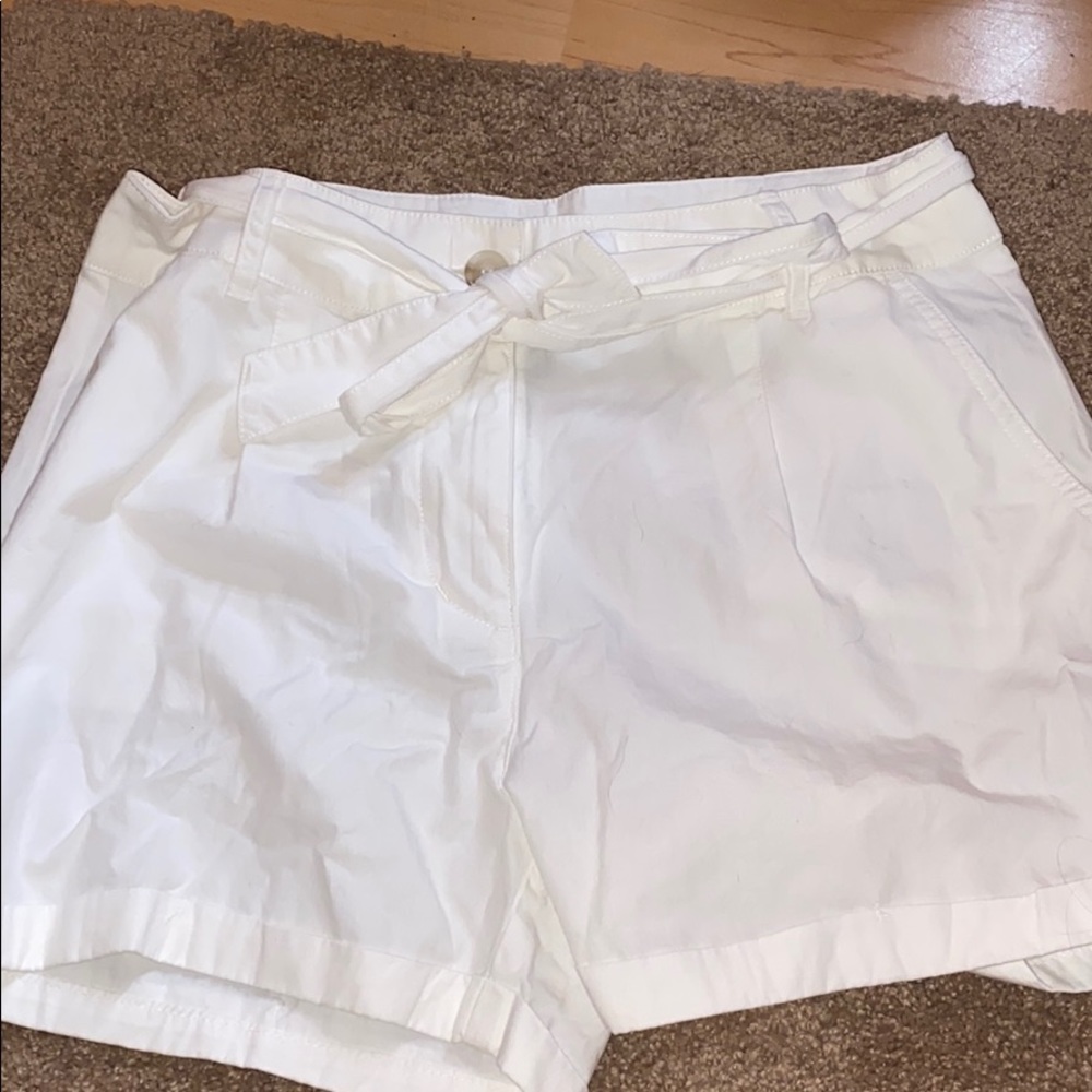 Women’s paperbag tie waist shorts